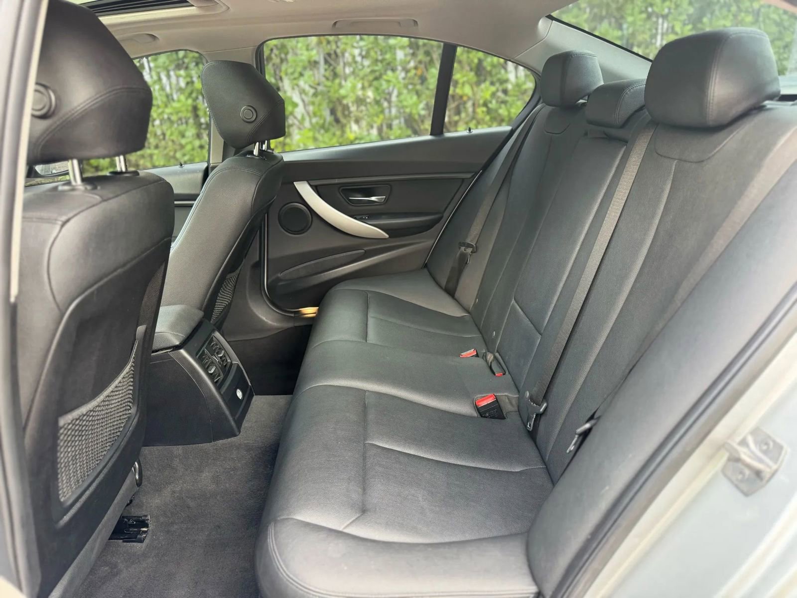 Used 2018 BMW 320i xDrive Sedan image 12