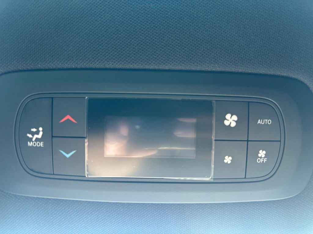 New 2026 Chrysler Pacifica Select image 16