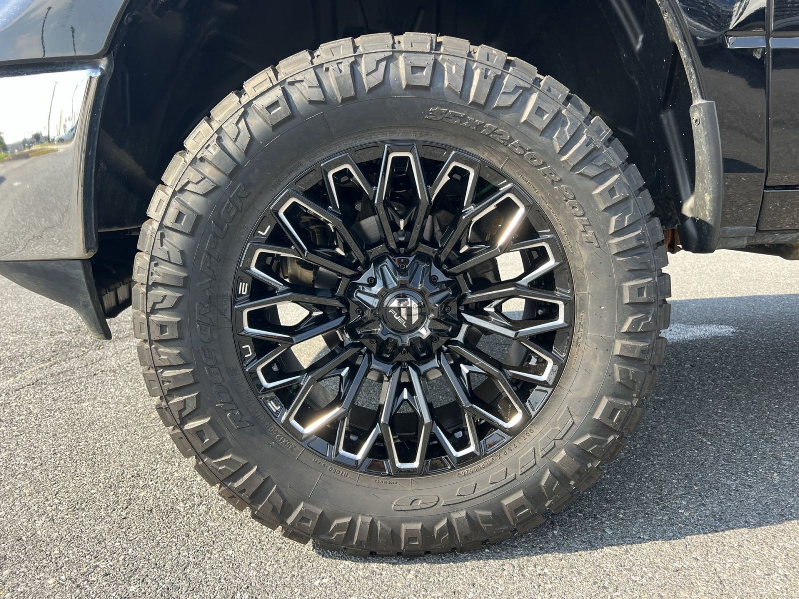 Used 2024 RAM 1500 Classic SLT AWD/4WD image 12