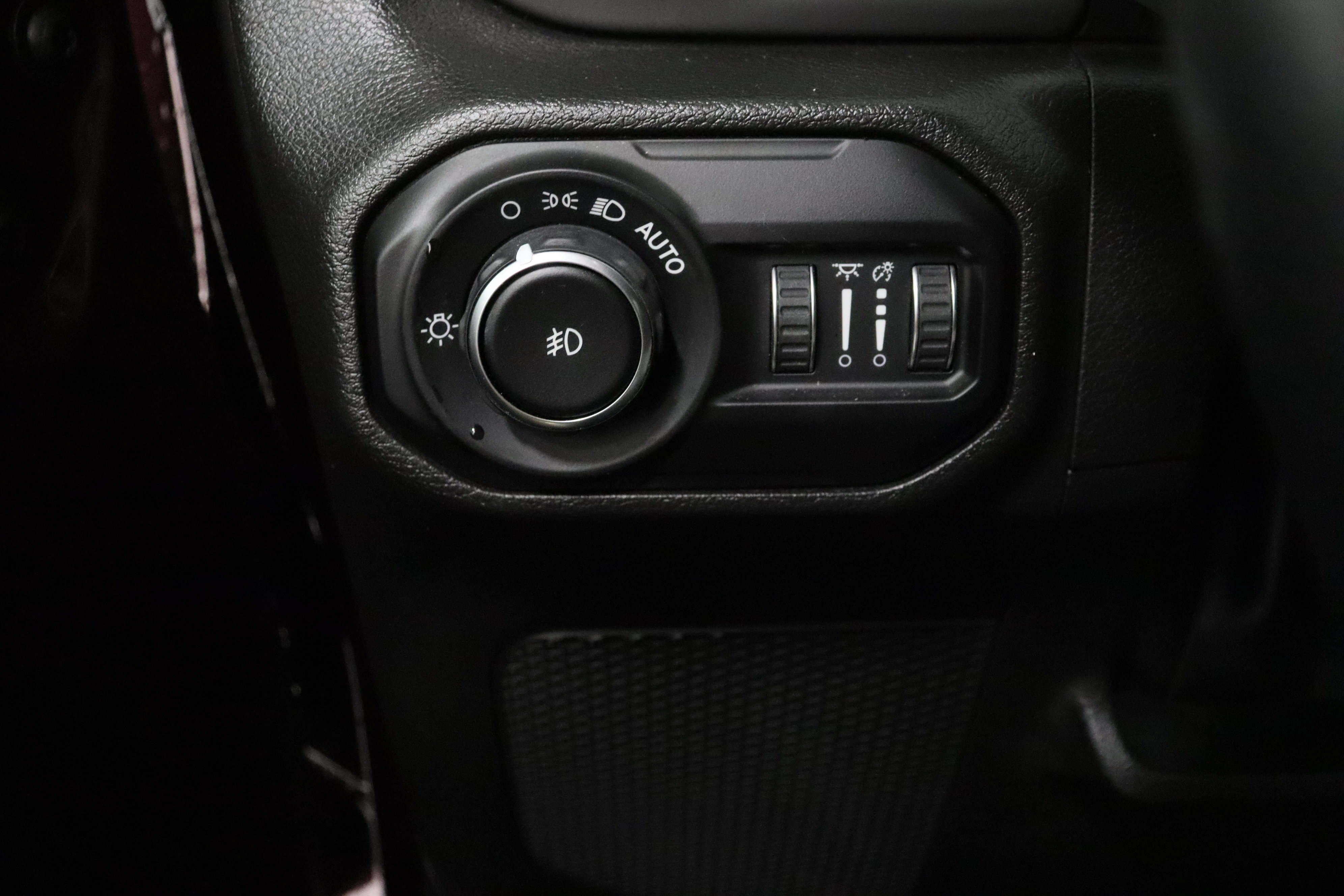 Used 2022 Jeep Wrangler Unlimited Sport w/ Sun And Sound Package AWD/4WD image 26