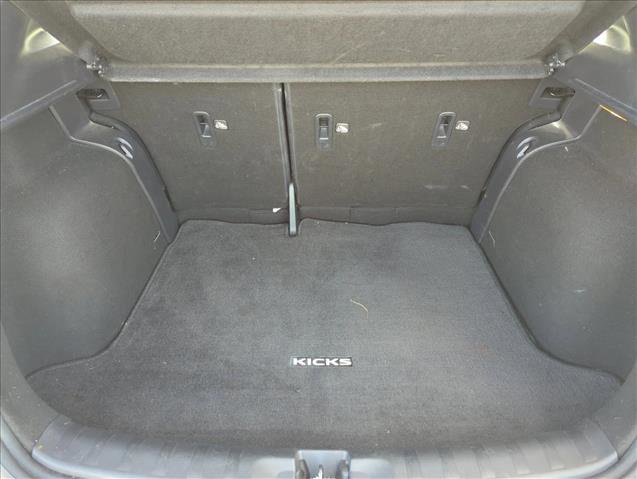 Used 2020 Nissan Kicks SV image 19