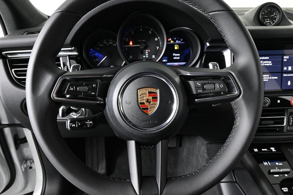 New 2026 Porsche Macan image 9