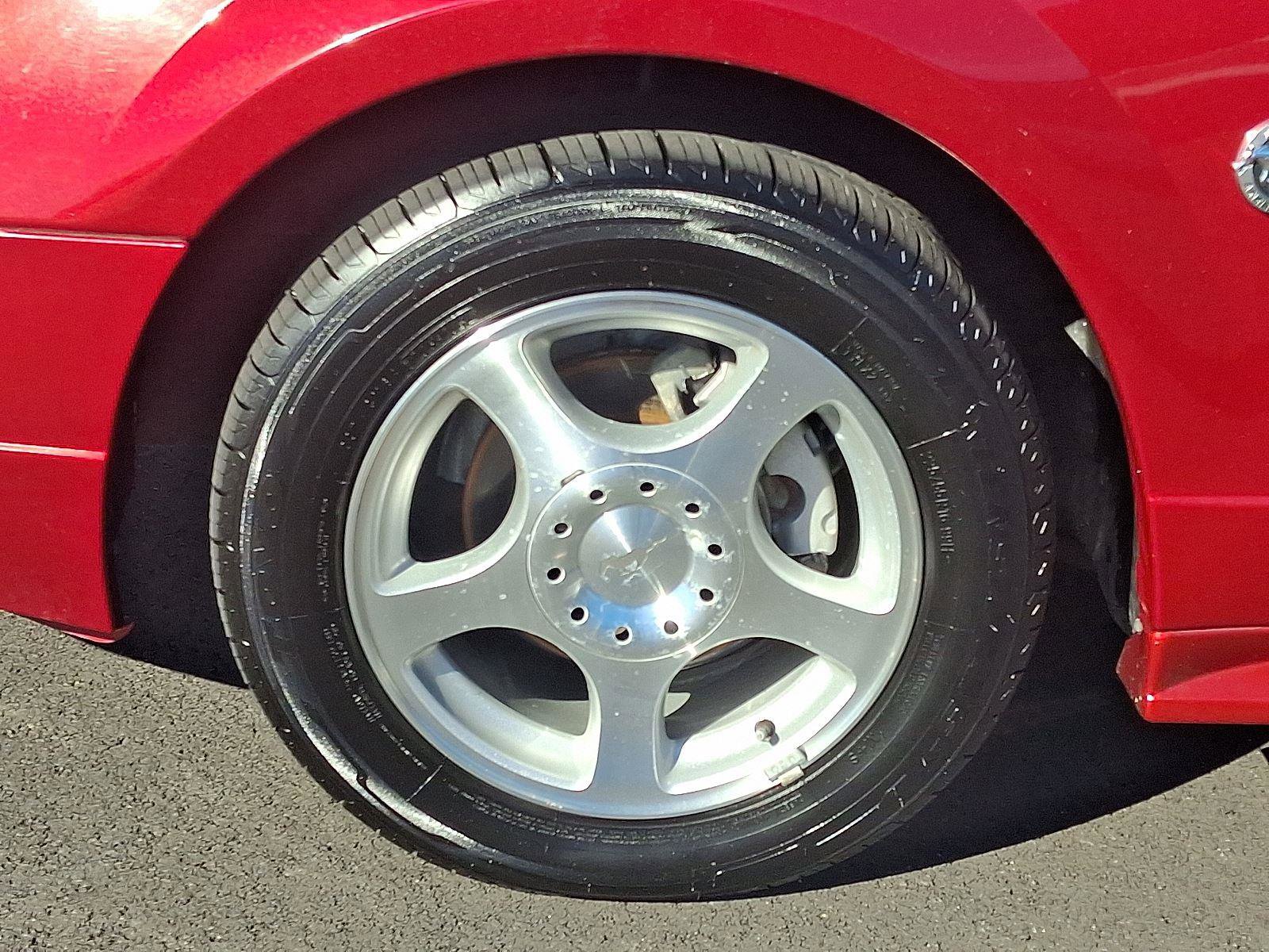 Used 2004 Ford Mustang Deluxe image 27