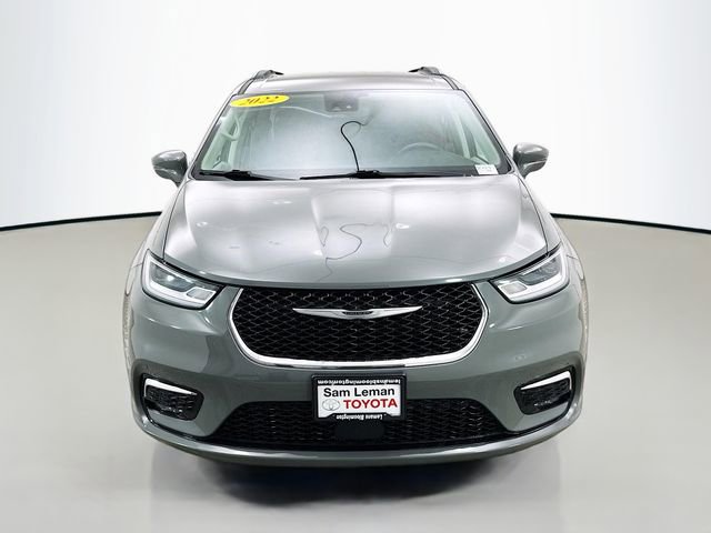 Used 2022 Chrysler Pacifica Touring-L image 2