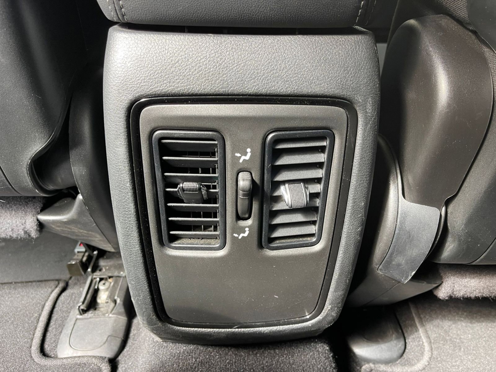 Used 2024 Dodge Durango SXT image 23