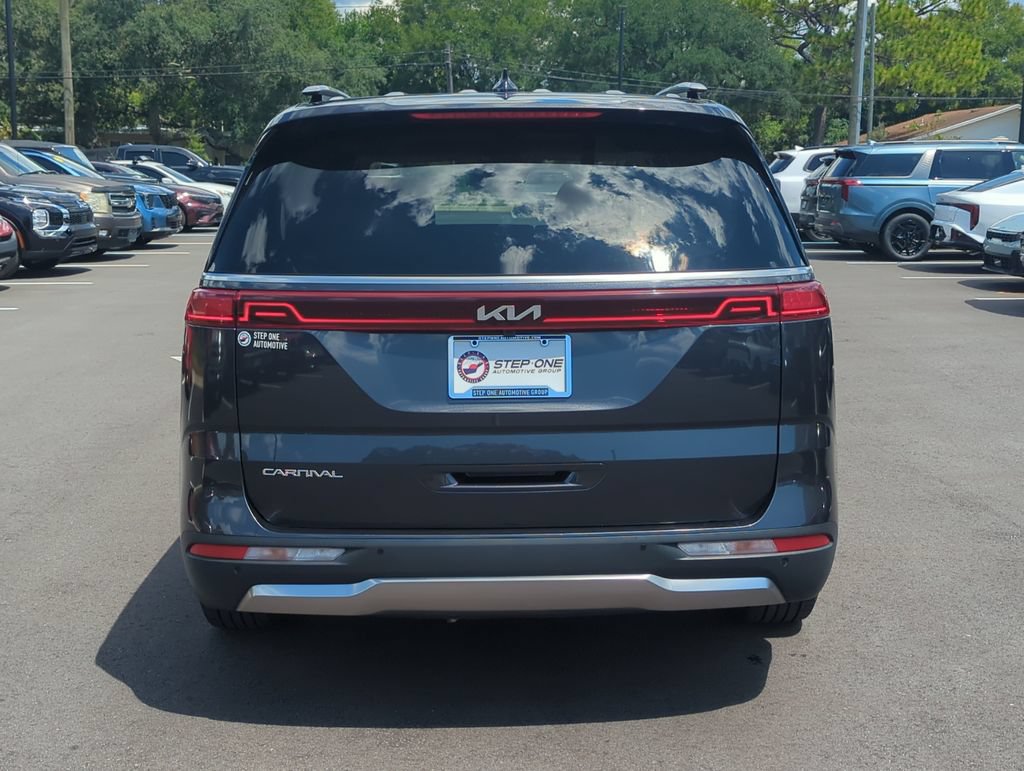 Used 2023 Kia Carnival SX Prestige FWD image 6