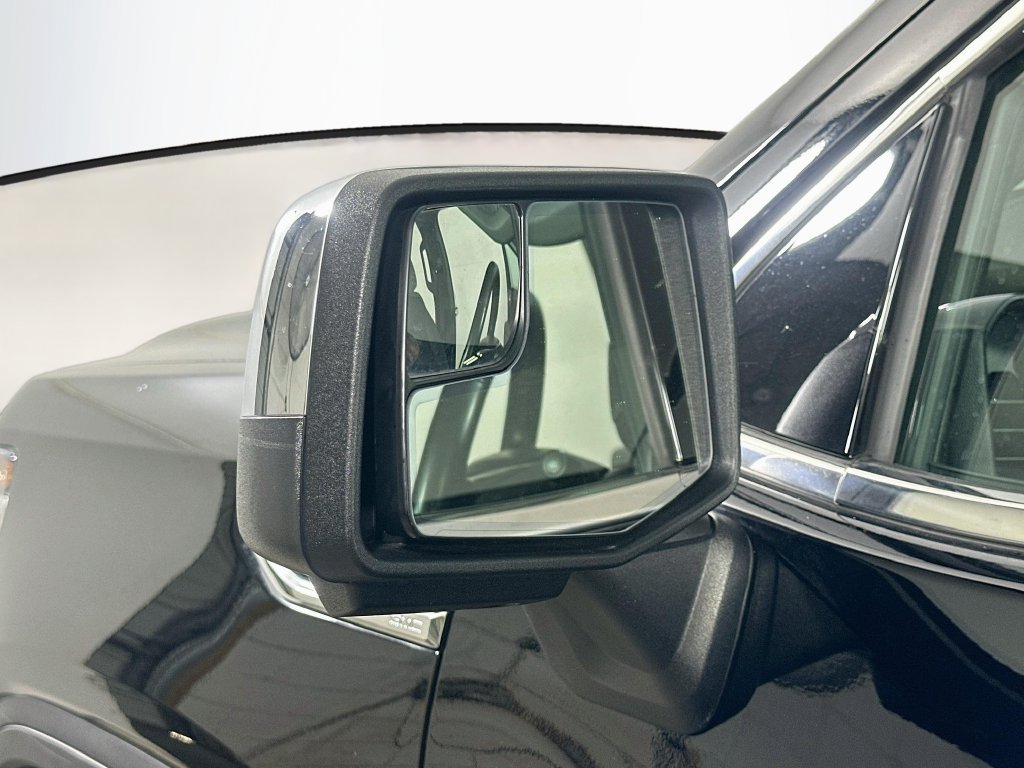 Used 2025 GMC Sierra 1500 SLT AWD/4WD image 40
