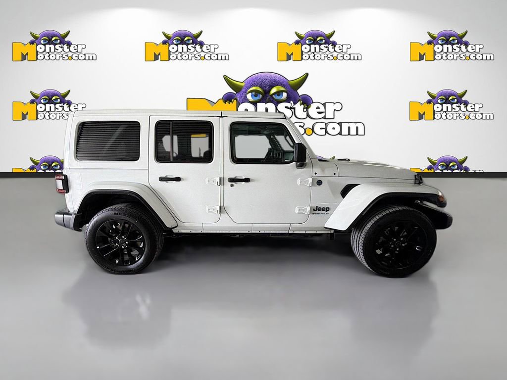 Used 2025 Jeep Wrangler Unlimited Sahara w/ Safety Group image 4