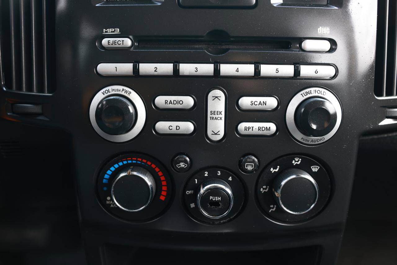 Used 2011 Mitsubishi Endeavor LS AWD/4WD image 27