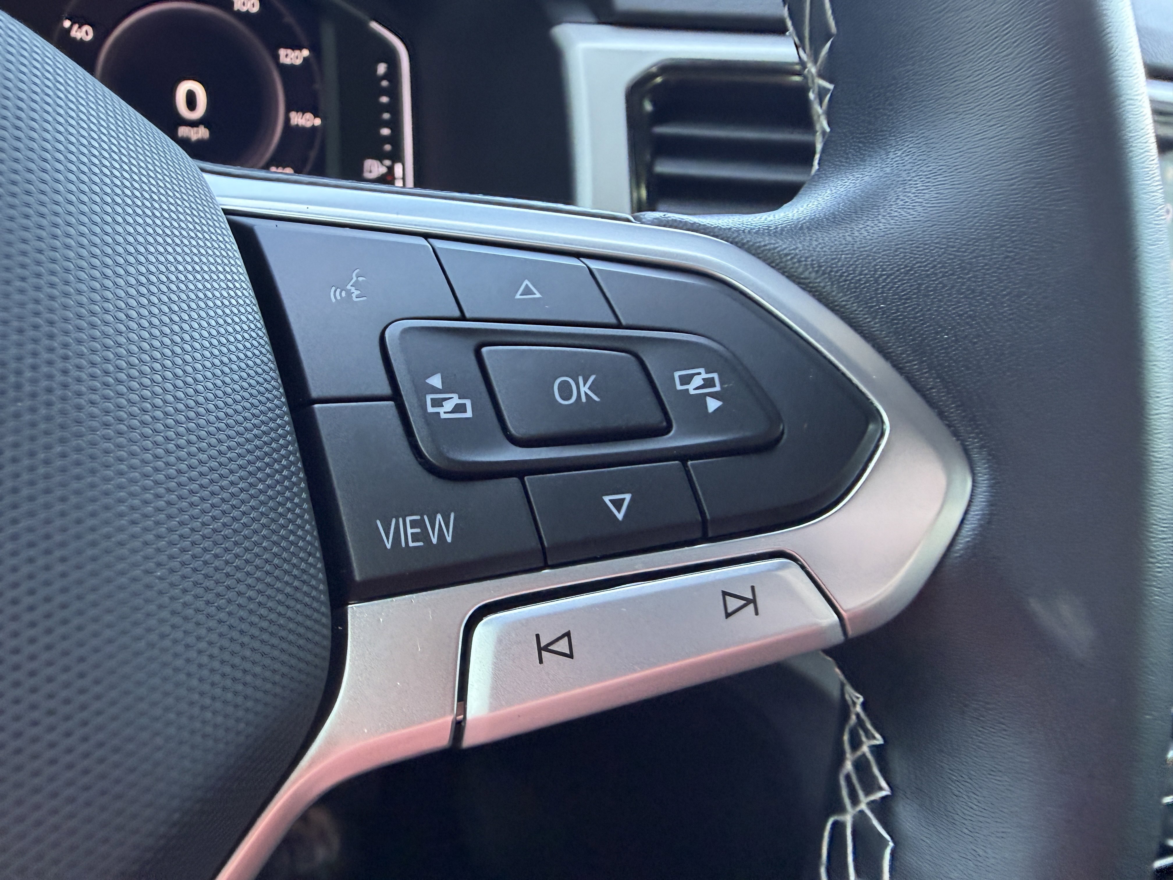 Certified 2023 Volkswagen Atlas Cross Sport SE w/ Panoramic Sunroof Package image 27