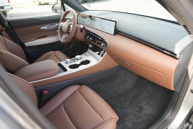 Used 2026 Genesis GV70 2.5T Advanced image 18