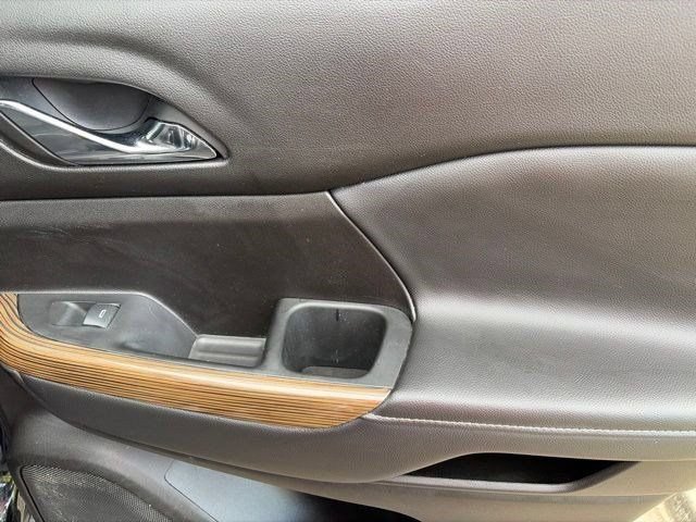 Used 2023 GMC Acadia SLE w/ Infotainment Package AWD/4WD image 41