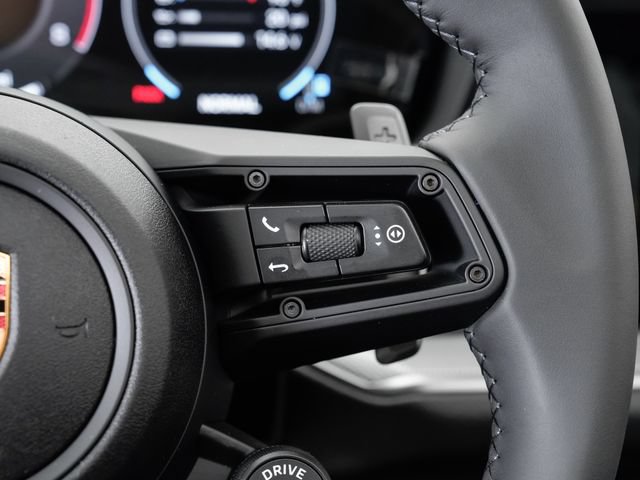 Certified 2025 Porsche Cayenne AWD/4WD image 15