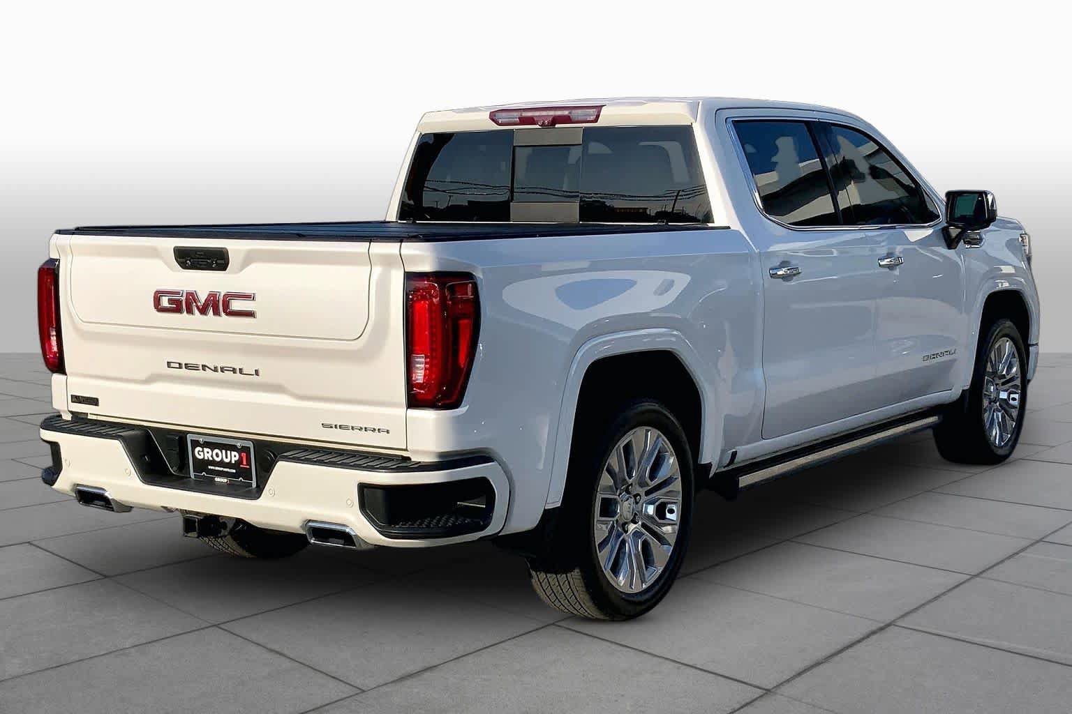 Used 2022 GMC Sierra 1500 Denali w/ Denali Reserve Package AWD/4WD image 13