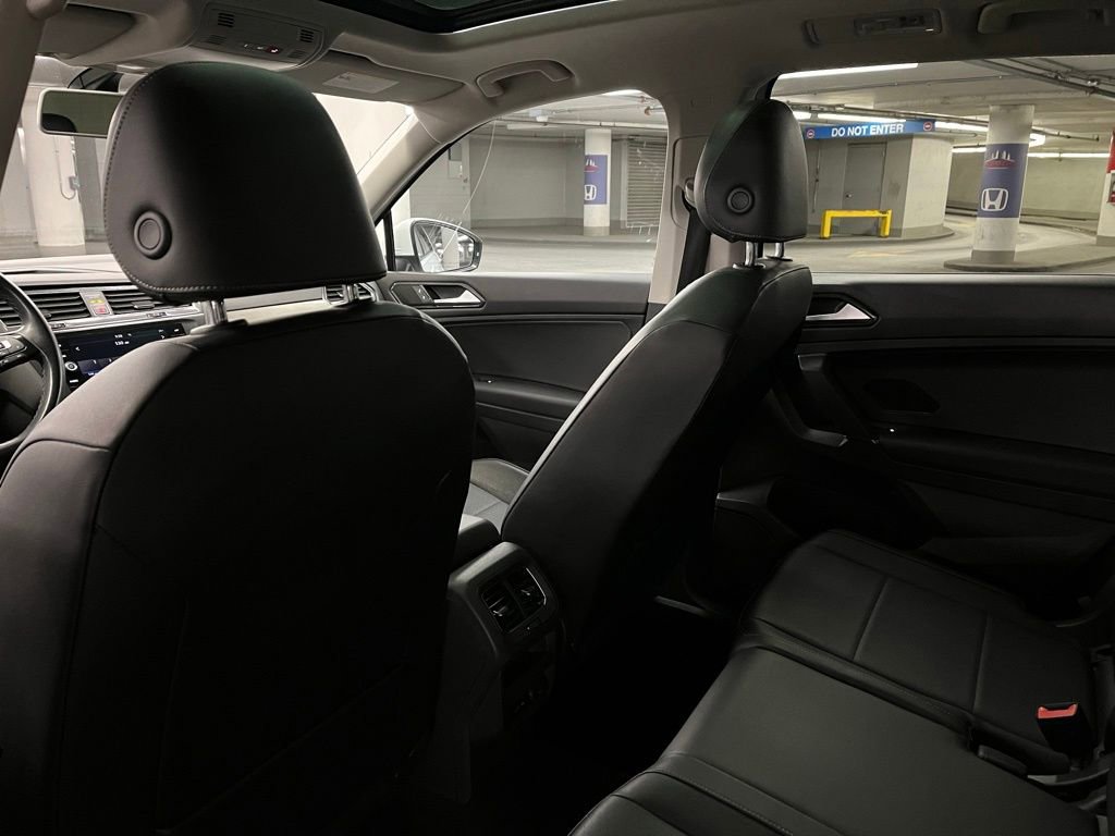 Used 2018 Volkswagen Tiguan SE w/ Panoramic Sunroof Package image 19