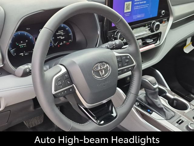 Certified 2026 Toyota Highlander Platinum AWD/4WD image 12
