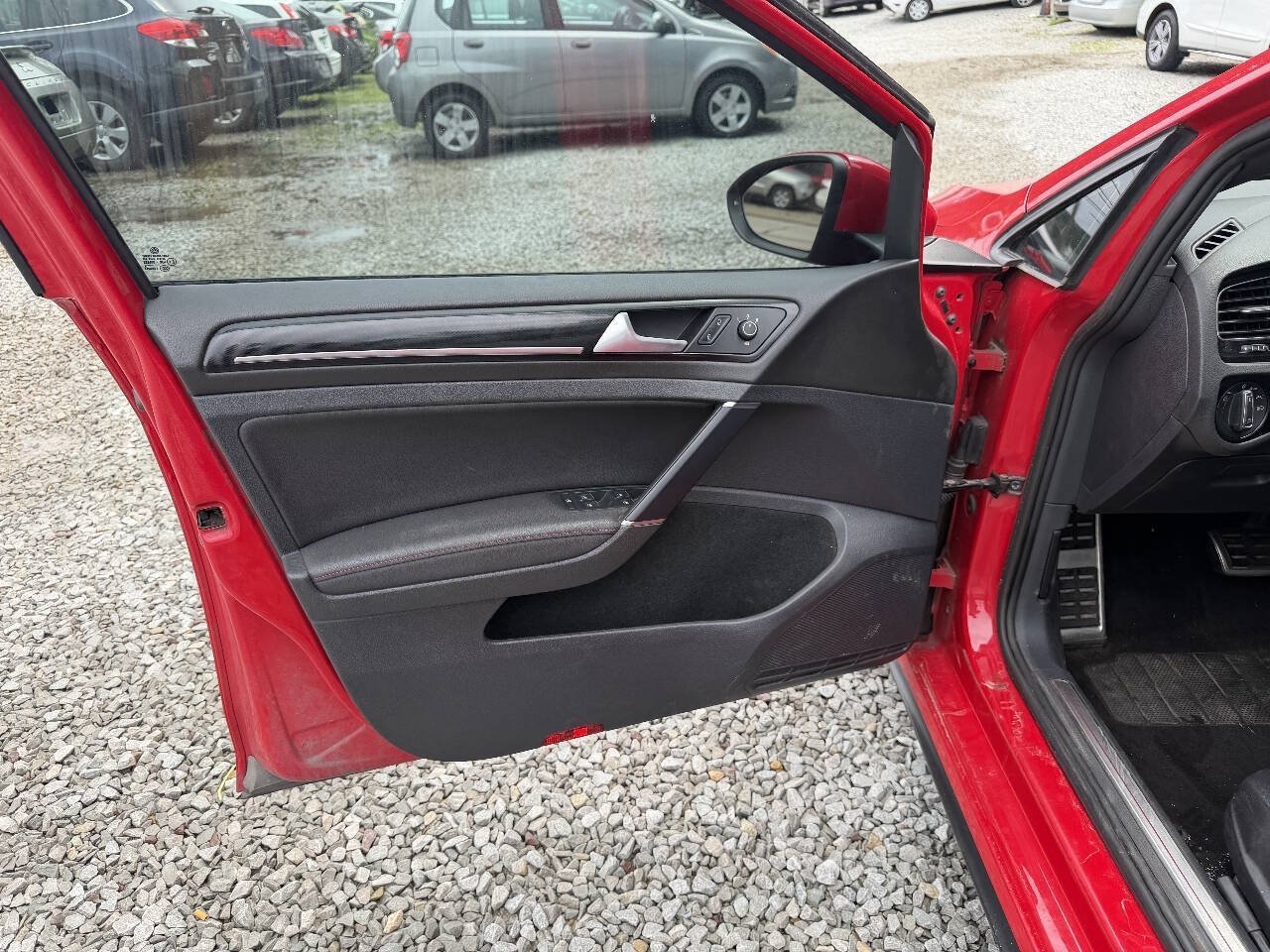 Used 2015 Volkswagen Golf 4-Door FWD image 12