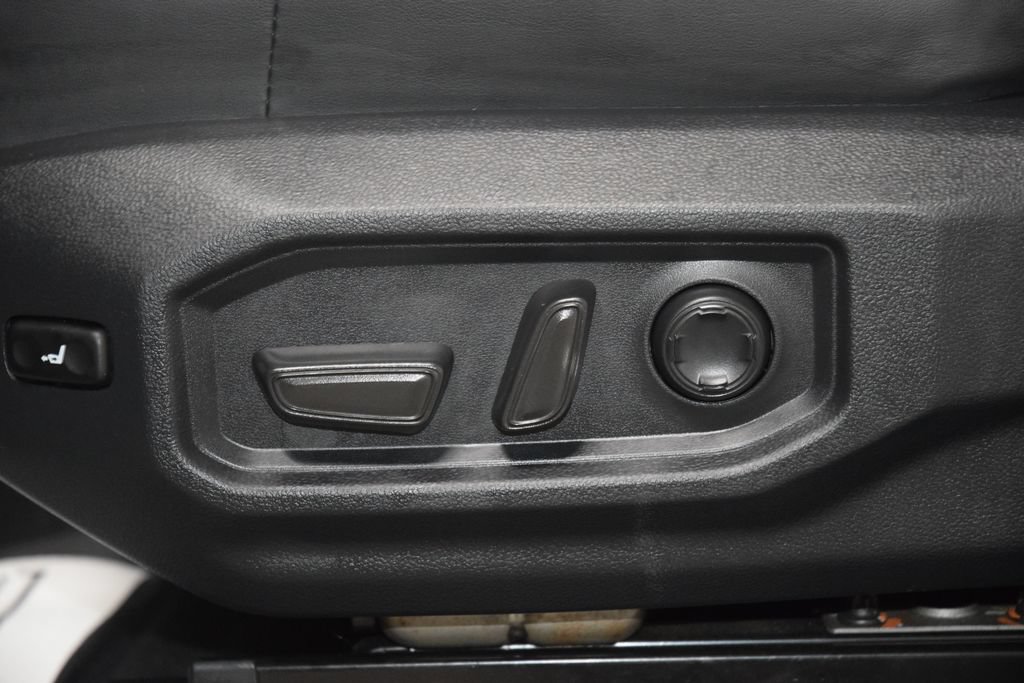 Used 2022 Toyota Tundra Capstone AWD/4WD image 39