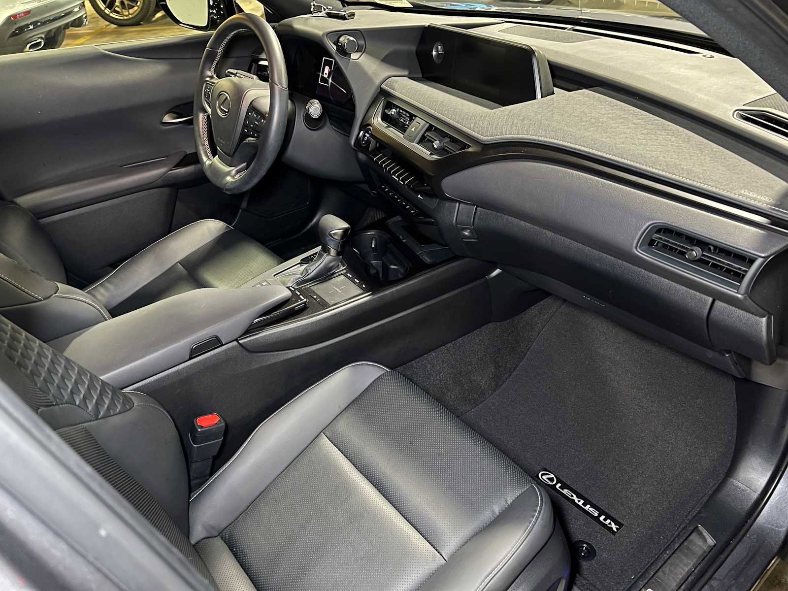 Used 2021 Lexus UX 250h w/ Premium Package image 11