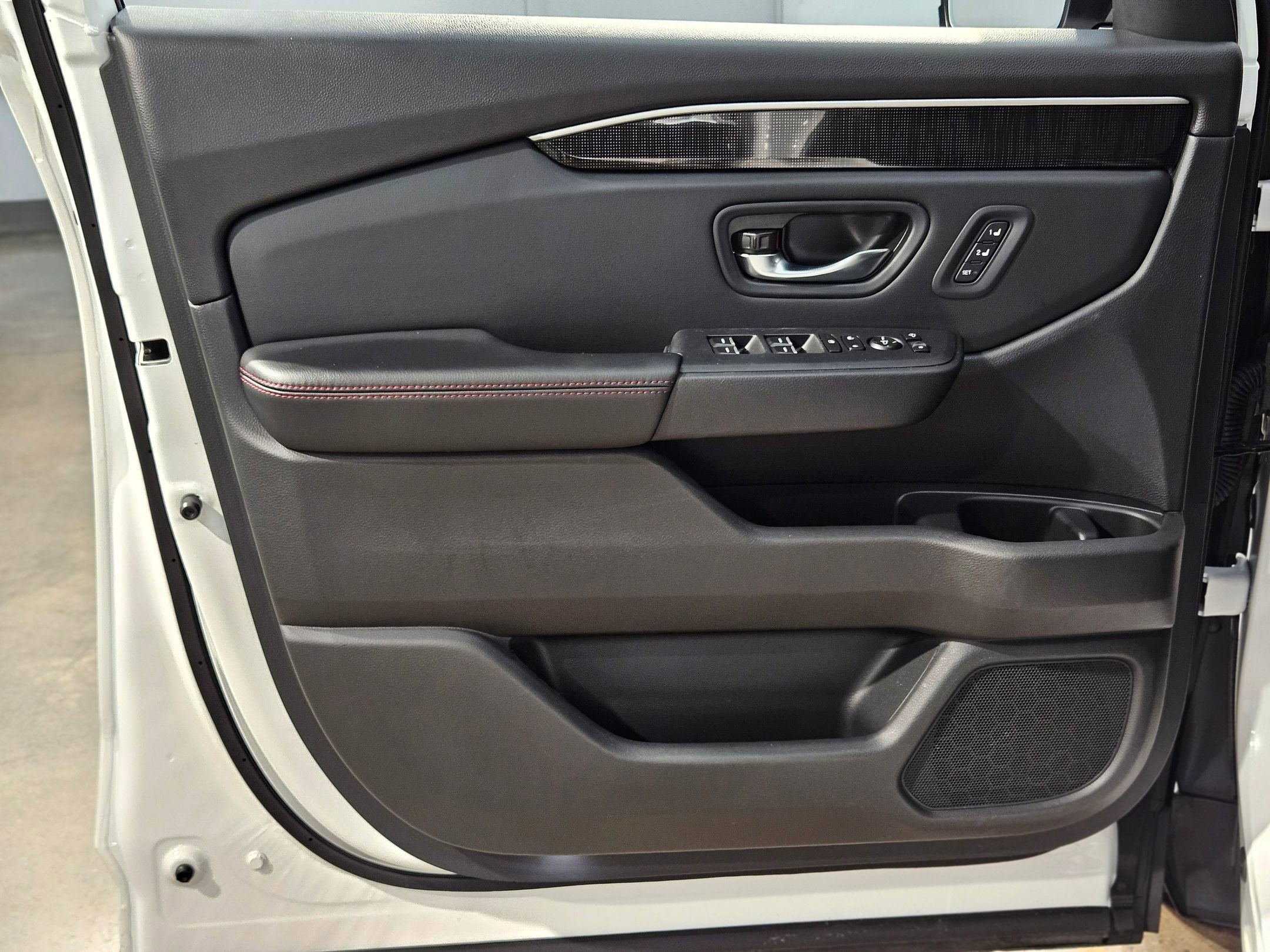 Used 2025 Honda Pilot Black Edition image 20