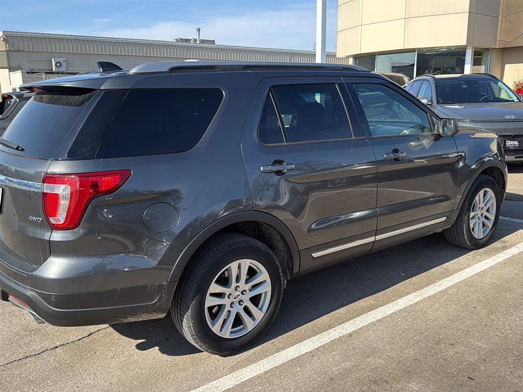 Used 2018 Ford Explorer XLT image 15