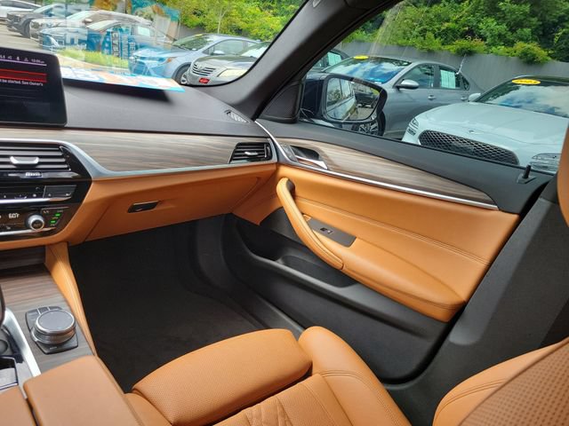 Used 2023 BMW 540i w/ M Sport Package RWD image 9