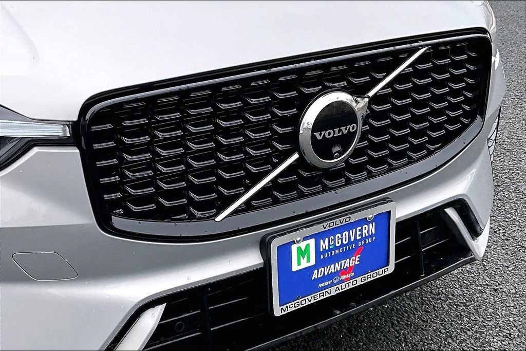 Certified 2024 Volvo XC60 B5 Plus w/ Climate Package image 33