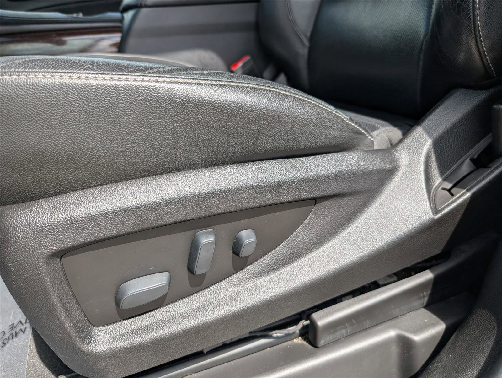 Used 2019 GMC Yukon SLT w/ Open Road Package image 10