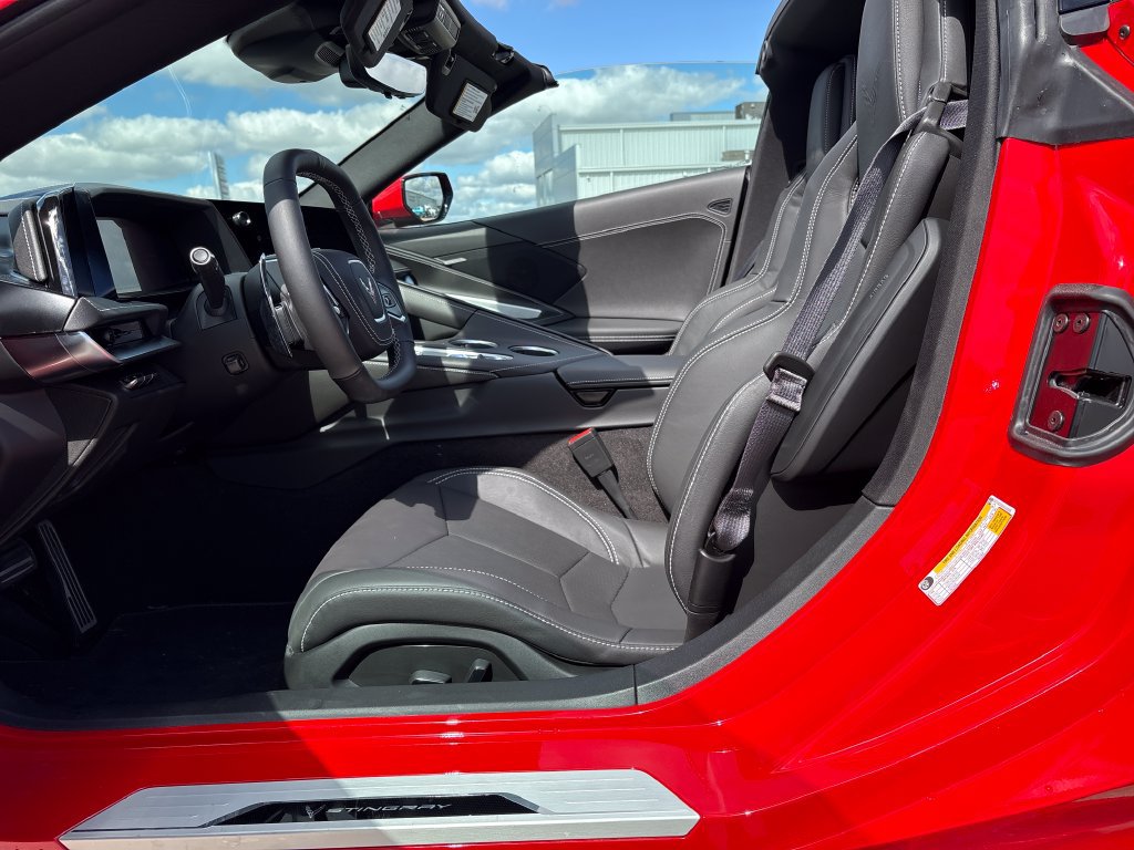 Used 2027 Chevrolet Corvette Stingray Coupe w/ 1LT RWD image 11