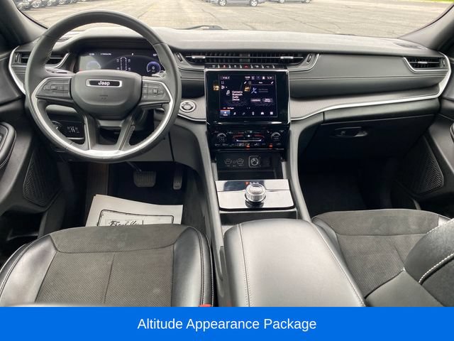 Used 2023 Jeep Grand Cherokee L Laredo RWD image 5