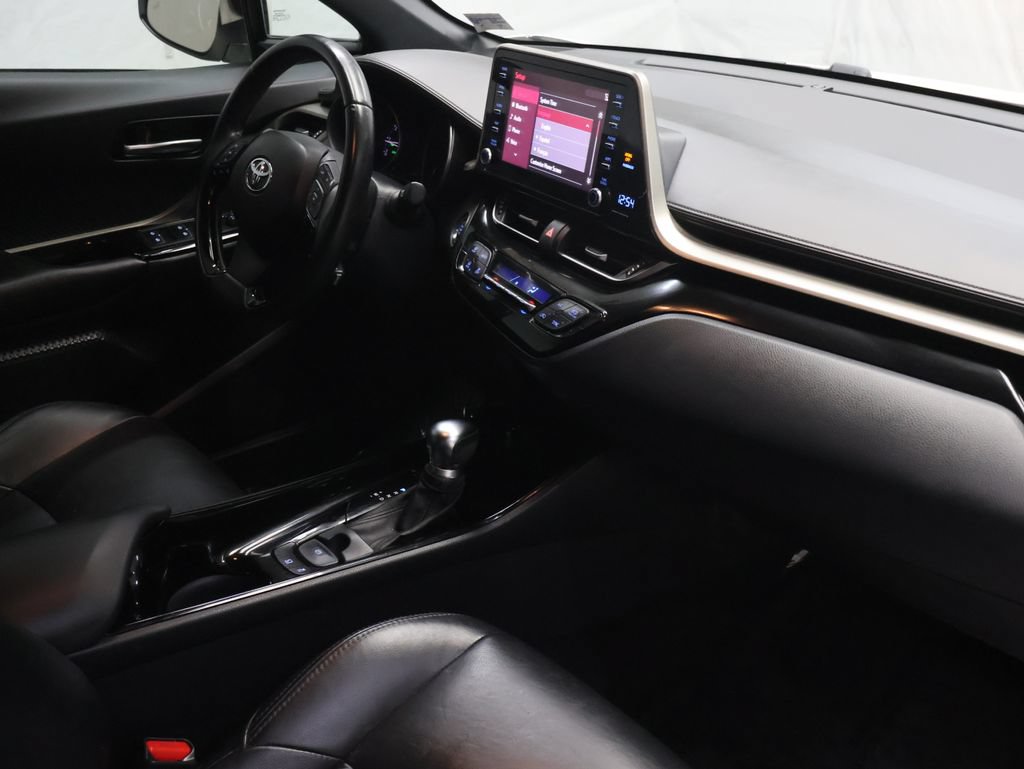 Used 2019 Toyota C-HR XLE FWD image 10