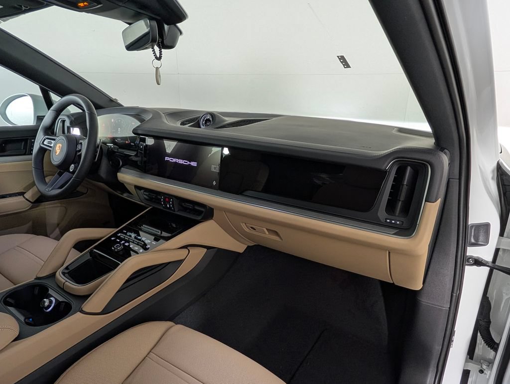 New 2026 Porsche Cayenne Coupe AWD/4WD image 19