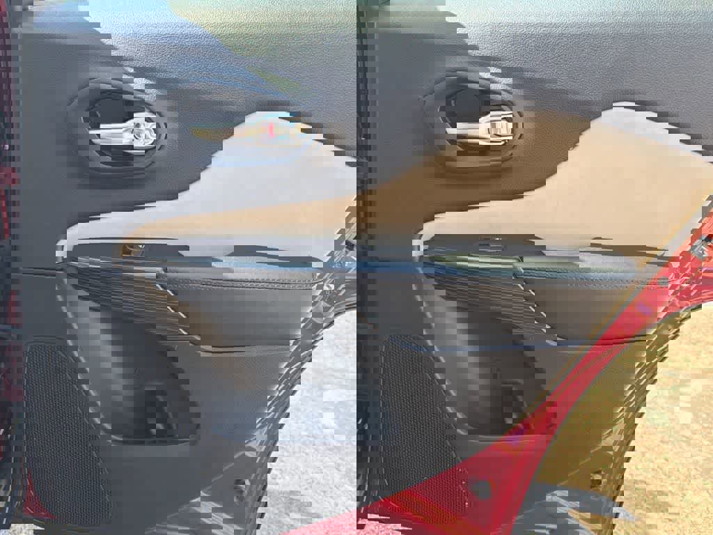 Used 2015 Jeep Cherokee Sport image 15