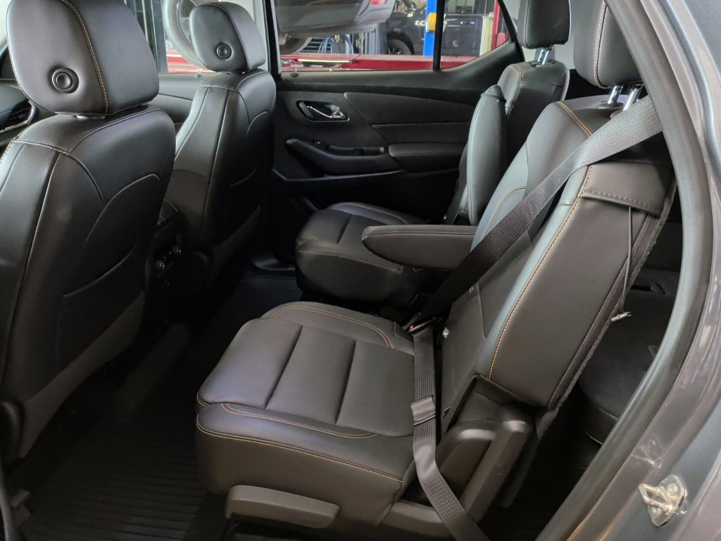 Used 2019 Chevrolet Traverse LT FWD image 11
