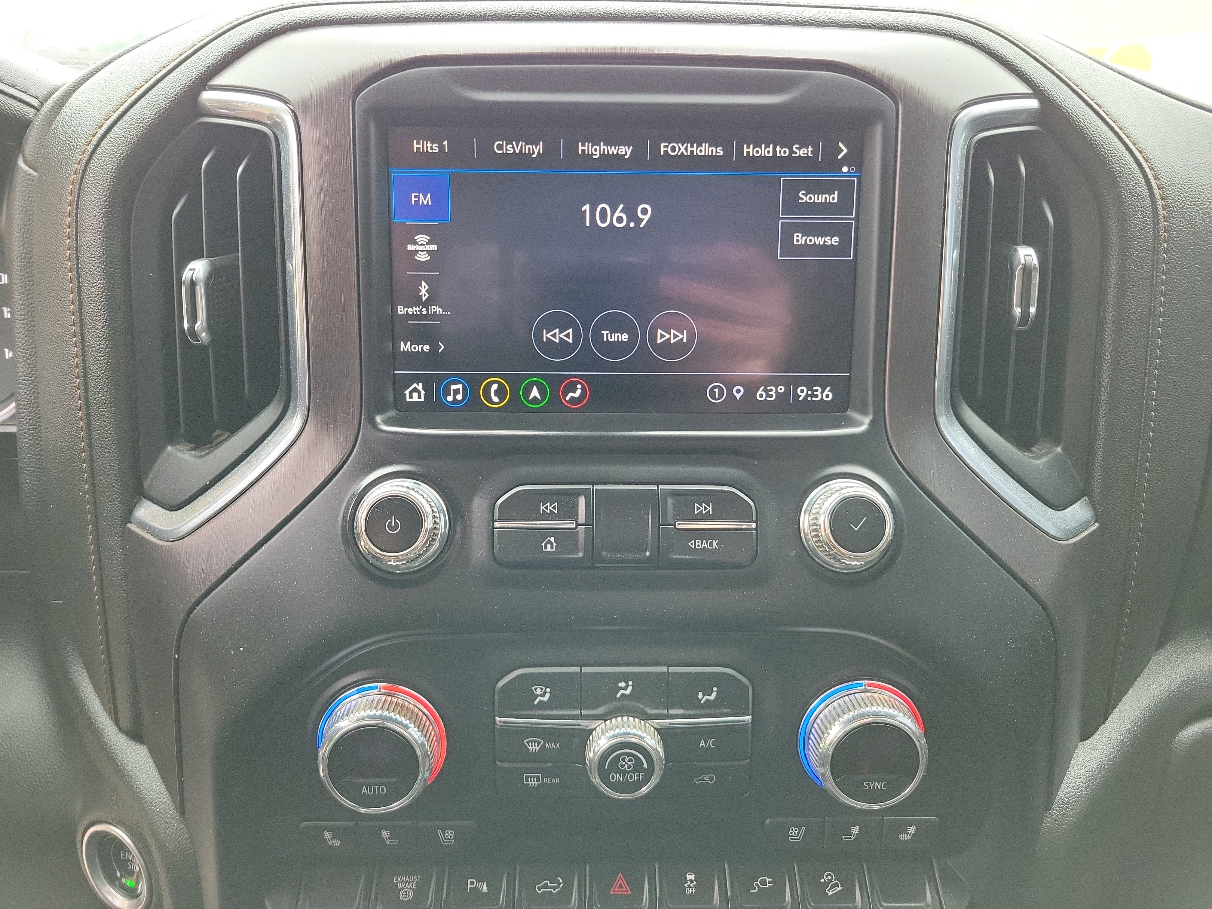 Used 2022 GMC Sierra 2500 AT4 w/ AT4 Preferred Package image 9