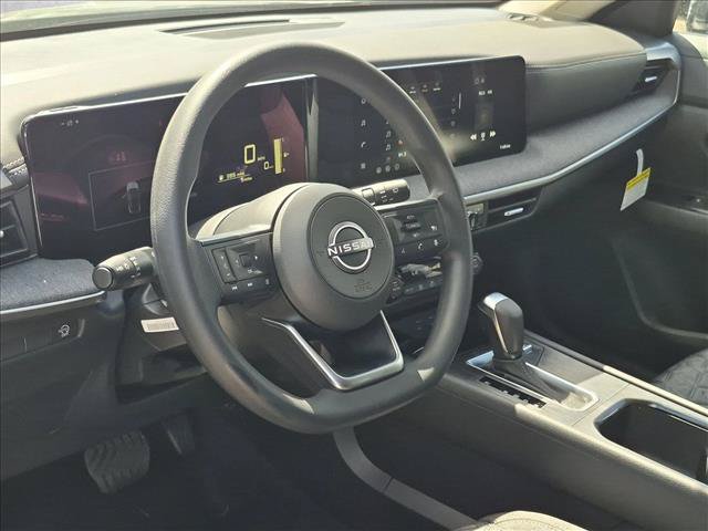 New 2027 Nissan Kicks SV FWD image 3