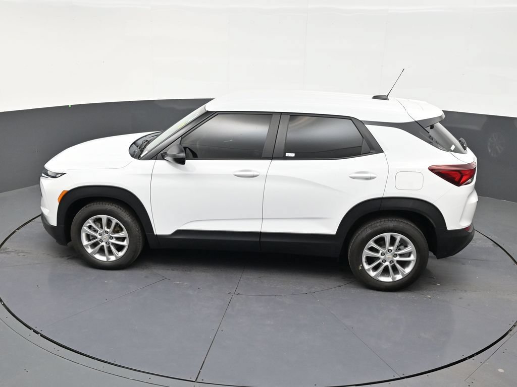 Used 2025 Chevrolet TrailBlazer LS FWD image 13