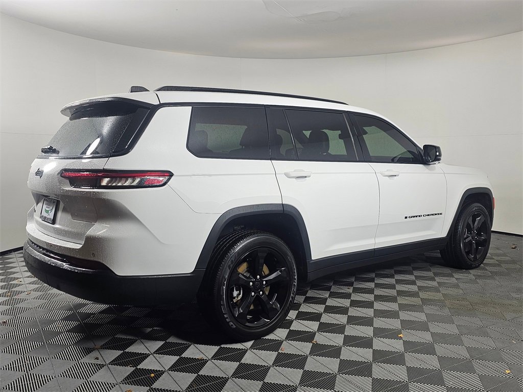 Used 2022 Jeep Grand Cherokee L Laredo image 7