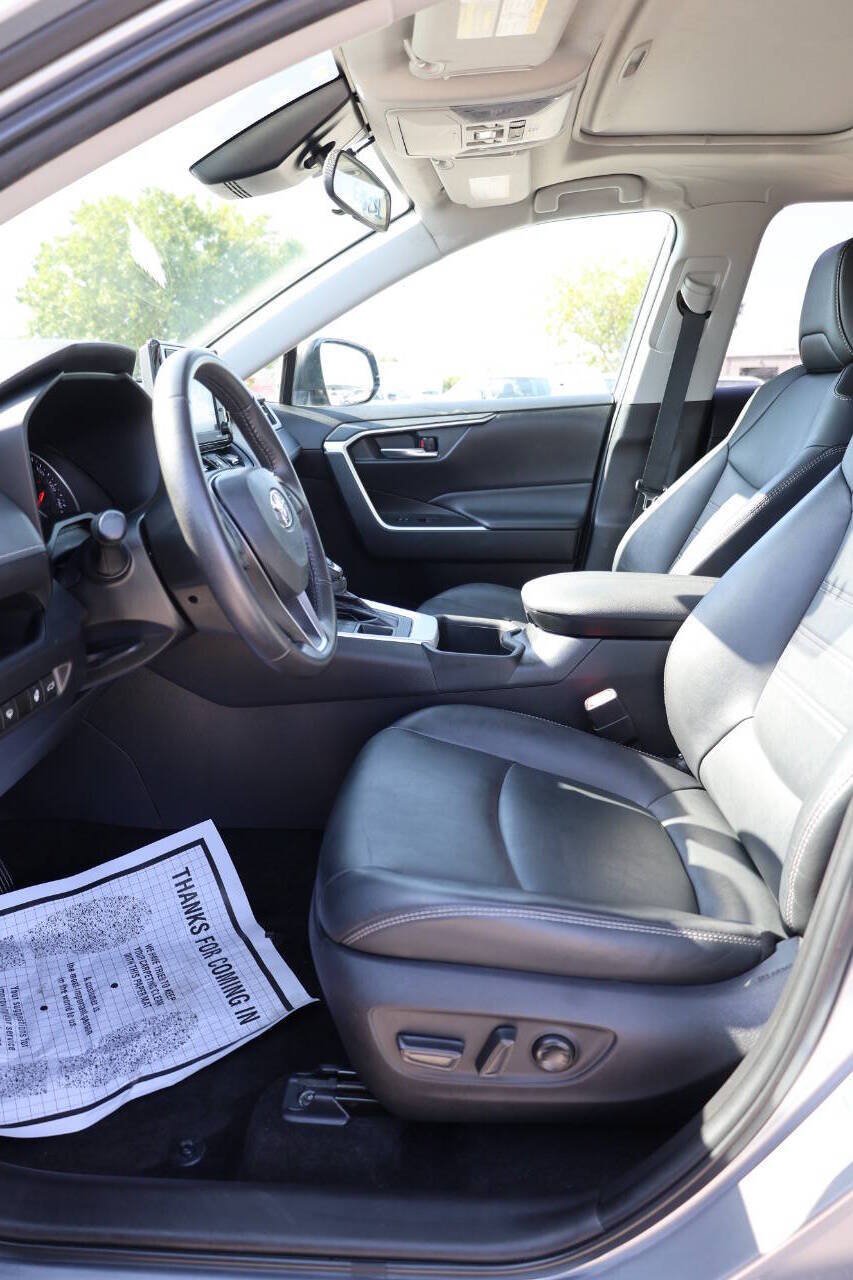 Used 2022 Toyota RAV4 XLE Premium AWD/4WD image 13