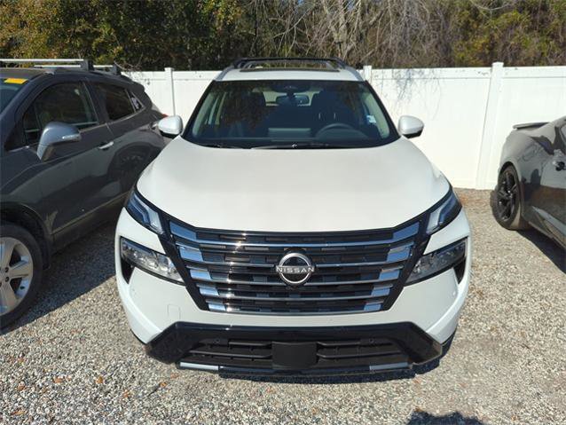 Certified 2025 Nissan Rogue Platinum image 3