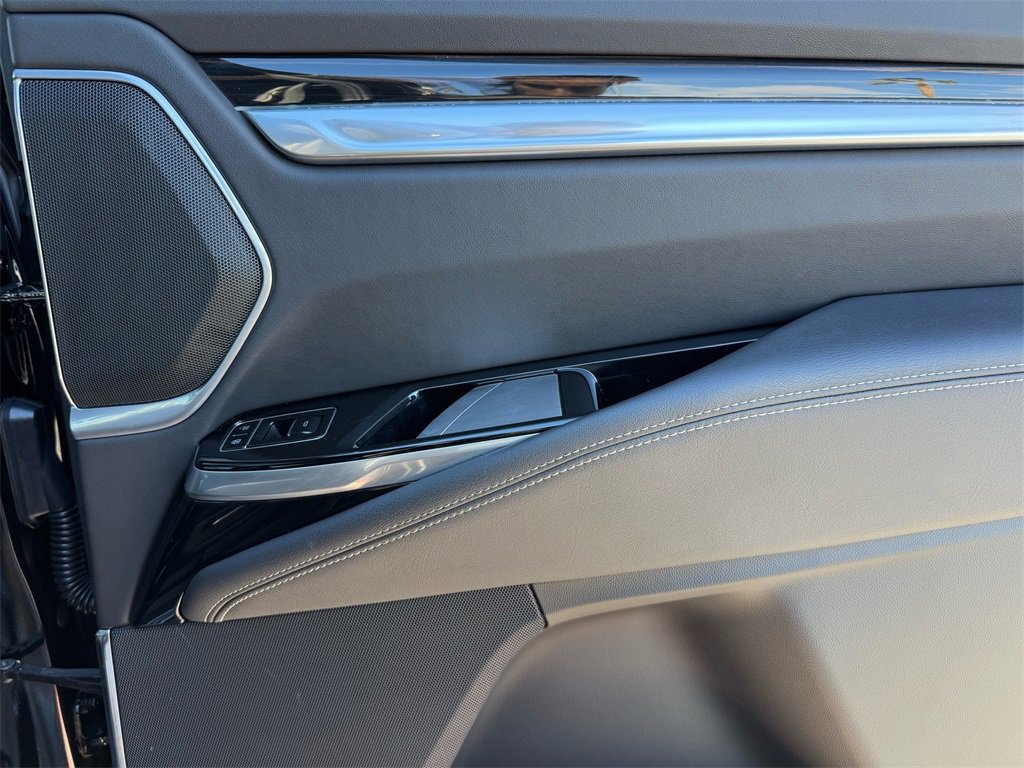 Used 2025 Cadillac Escalade Premium Luxury image 22