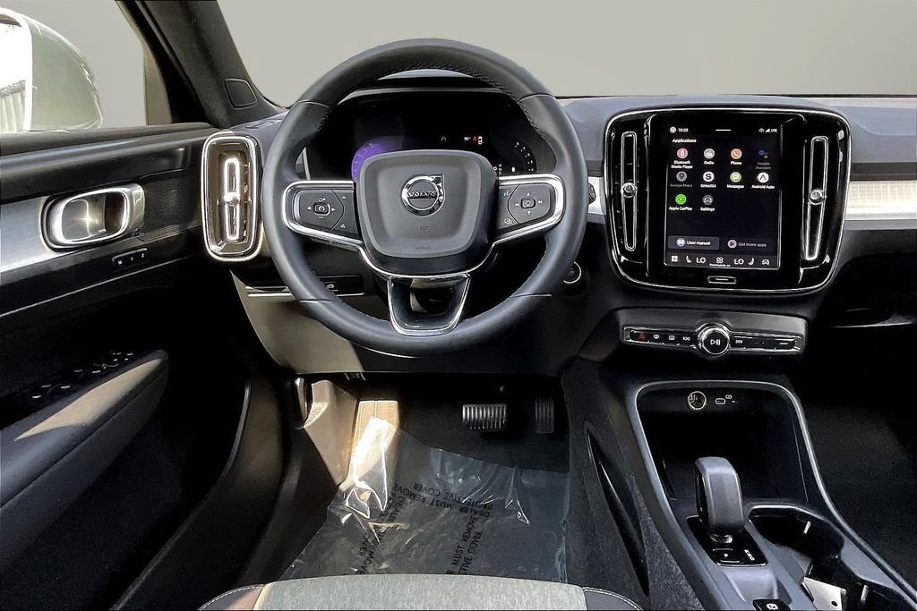 Used 2024 Volvo XC40 B5 Core AWD/4WD image 8