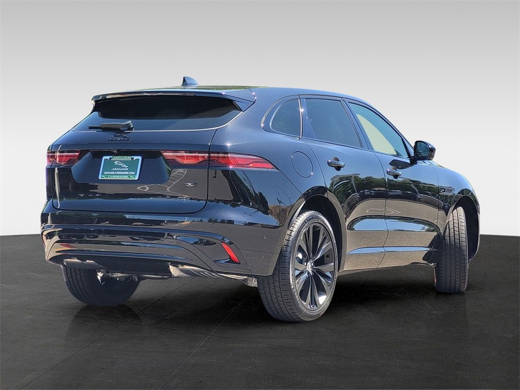 New 2026 Jaguar F-PACE R-Dynamic S image 4
