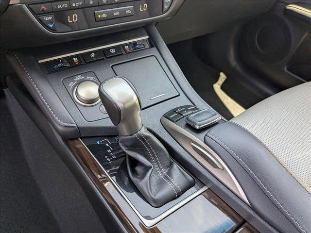 Used 2016 Lexus ES 350 w/ Luxury Package w/Wood Trim FWD image 12