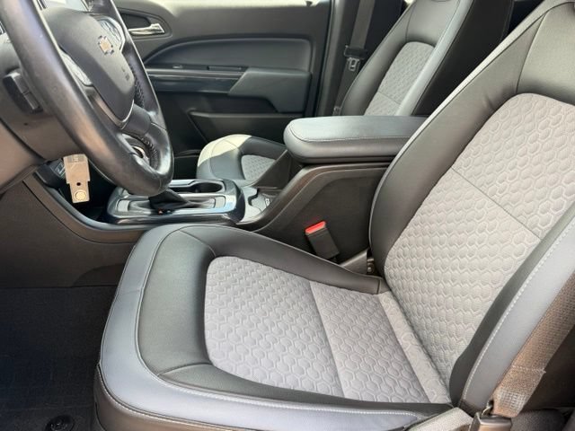 Used 2022 Chevrolet Colorado Z71 w/ Safety Package AWD/4WD image 13