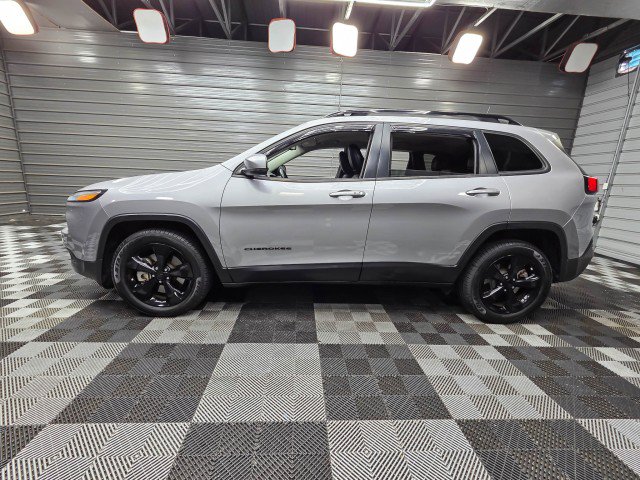 Used 2017 Jeep Cherokee High Altitude FWD image 8