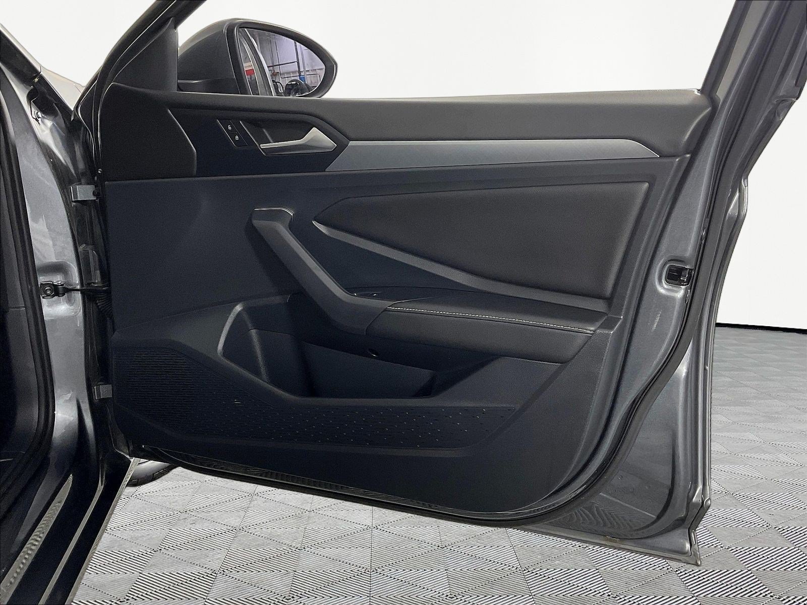 Used 2023 Volkswagen Jetta SE FWD image 26