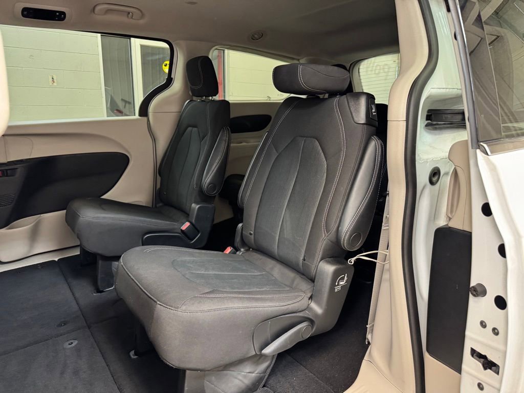 Used 2023 Chrysler Voyager LX FWD image 14