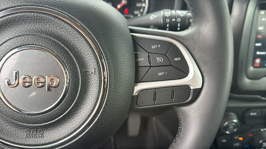 Used 2018 Jeep Renegade Latitude w/ Popular Equipment Group AWD/4WD image 19