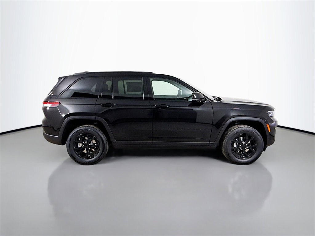 New 2025 Jeep Grand Cherokee Altitude image 8